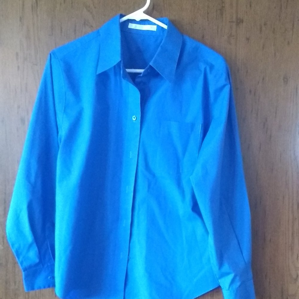 Foxcroft blue long sleeve blouse